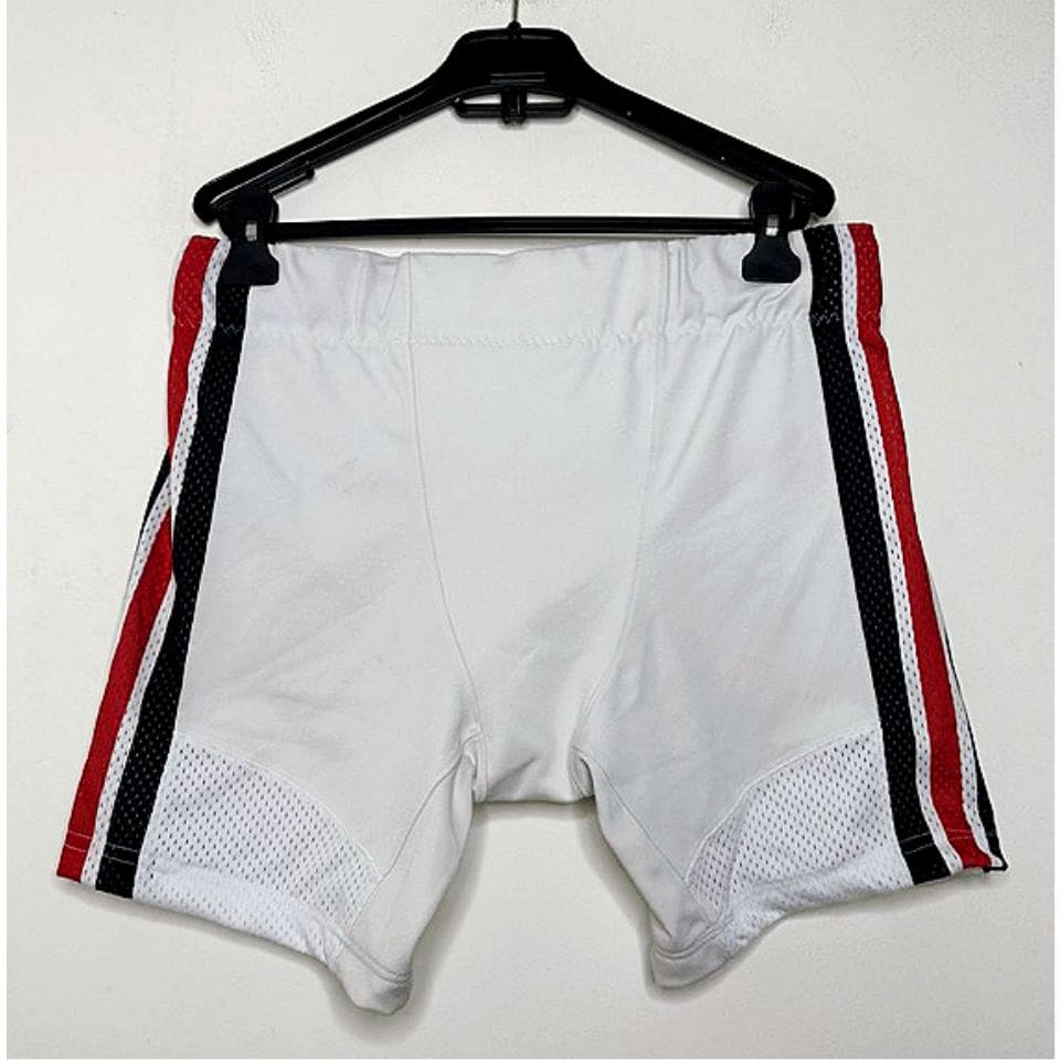 NIKE REBELS SIZE-xl SHORTS