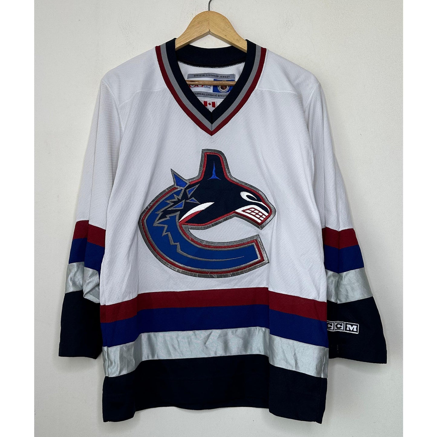 CCM NHL SIZE- M -ICE HOCKEY JERSEYS .