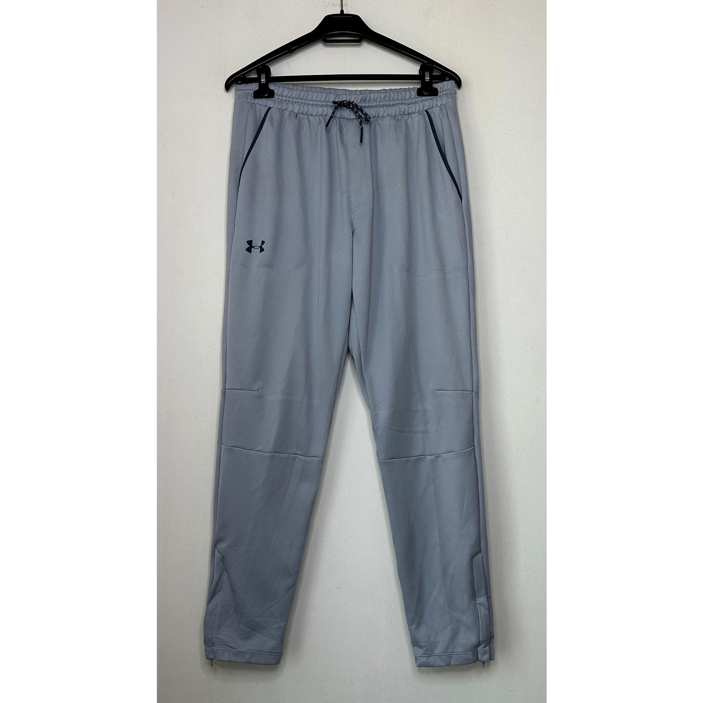 UNDER ARMOUR SIZE-XL TRACKS PANTS