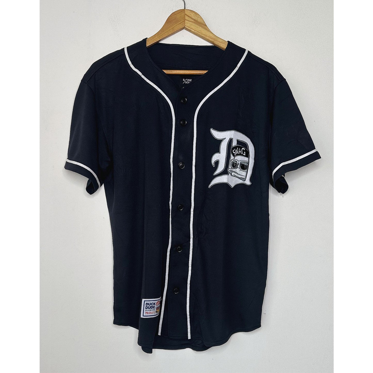 DUCK DUDE NO 22 SIZE-M BASEBALL JERSEYS