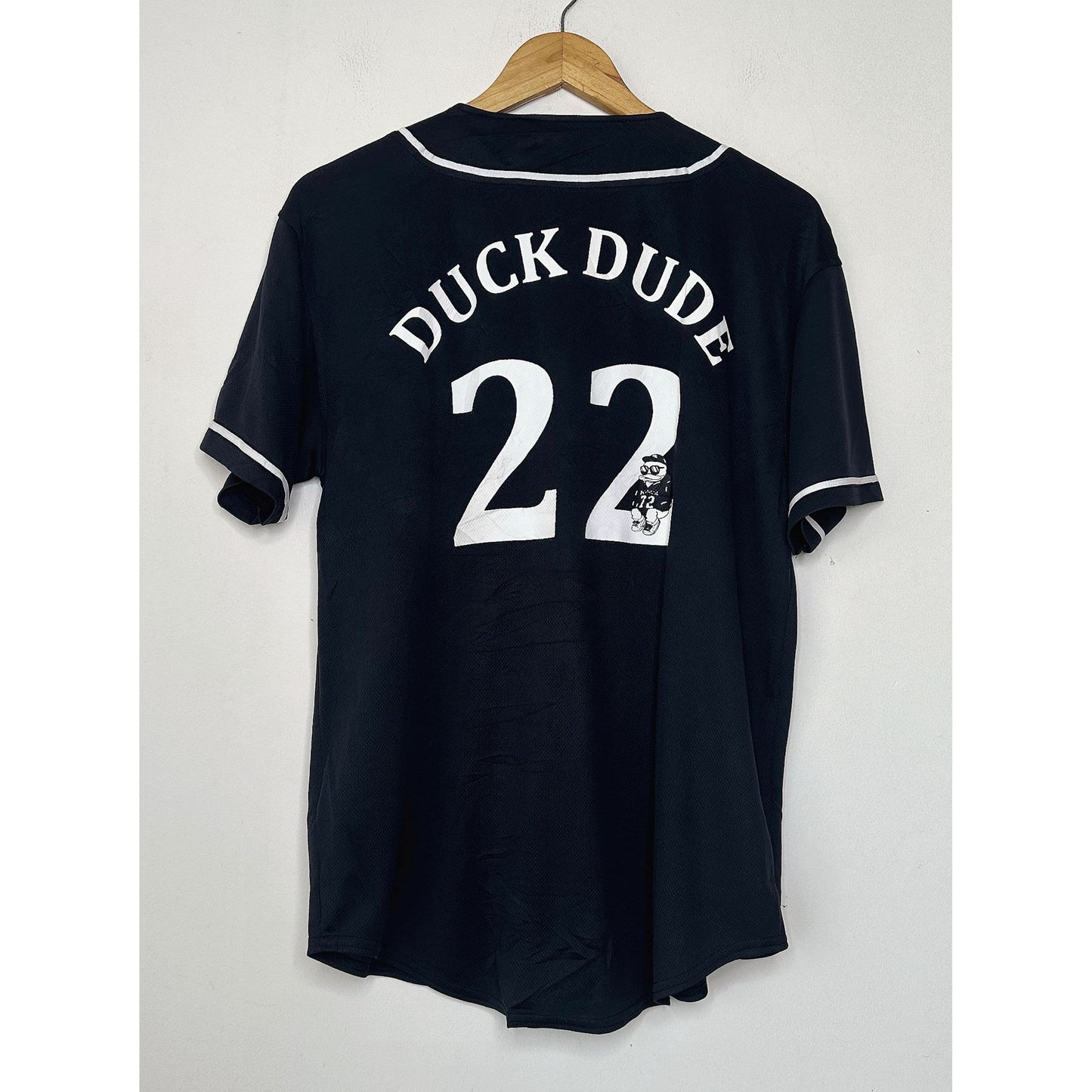 DUCK DUDE NO 22 SIZE-M BASEBALL JERSEYS