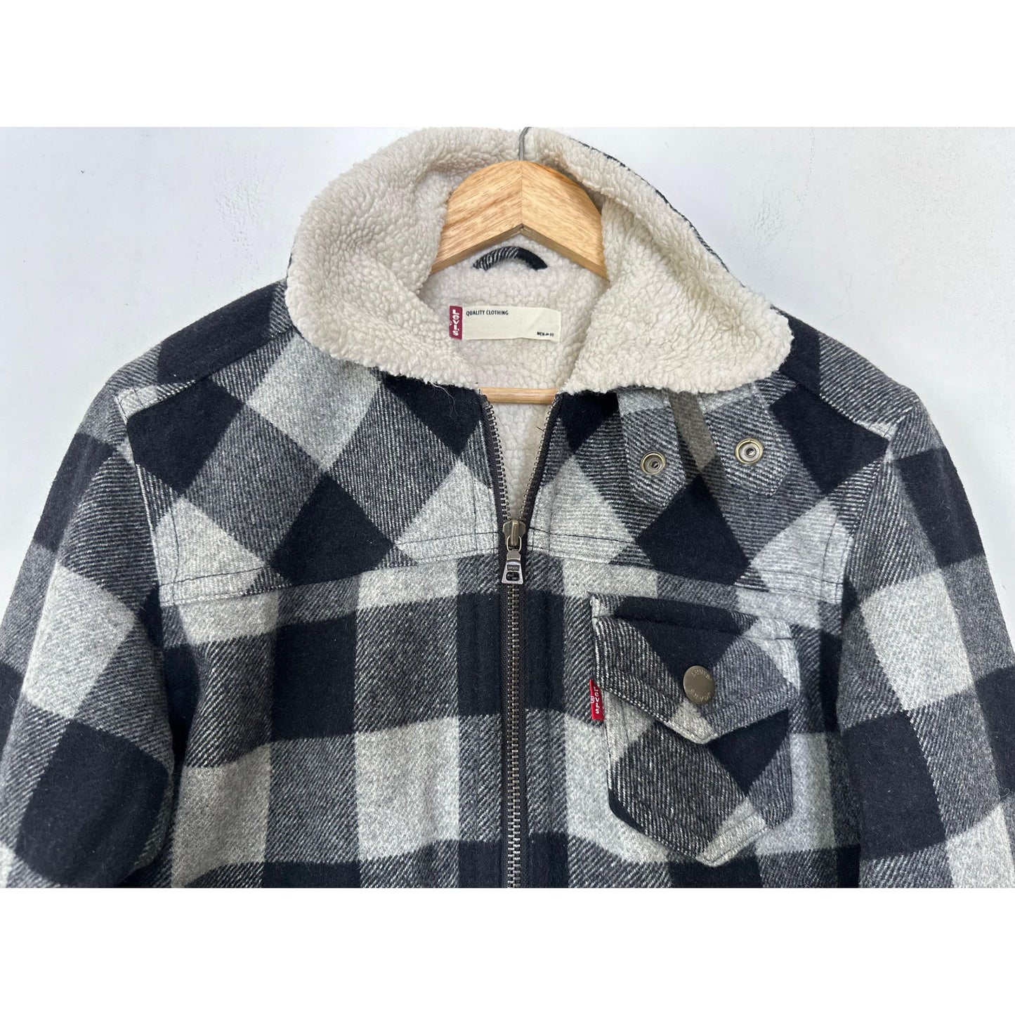 LEVI'S BLACK WHITE CHECKED PREMIUM JACKETS SIZE - M