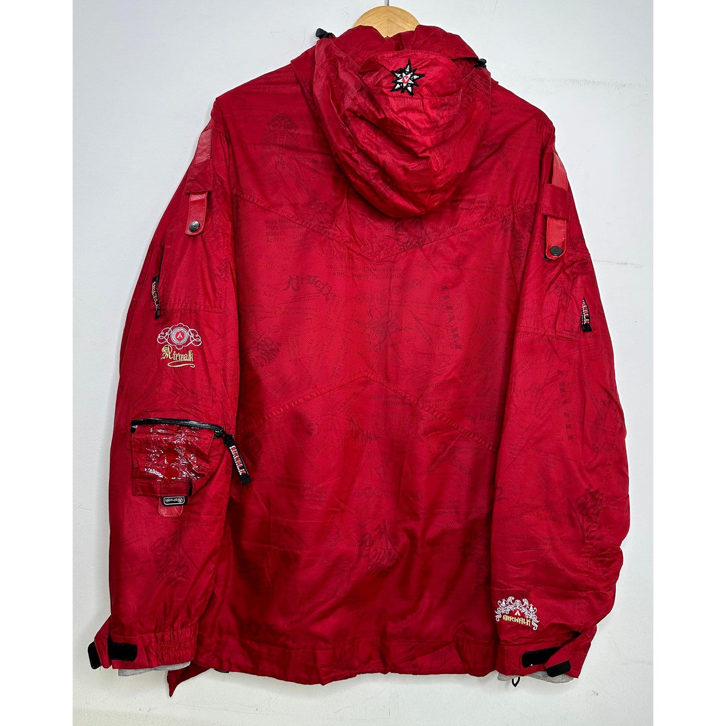 AIRWALK SKI WEAR HEAVYDUTY RED COLOR JACKET SIZE L