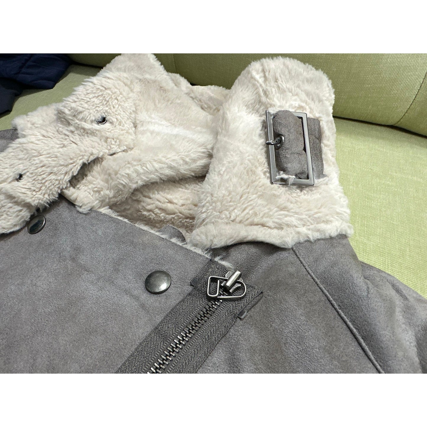 GREY AND WHITE FUR PREMIUM JACKET SIZE M