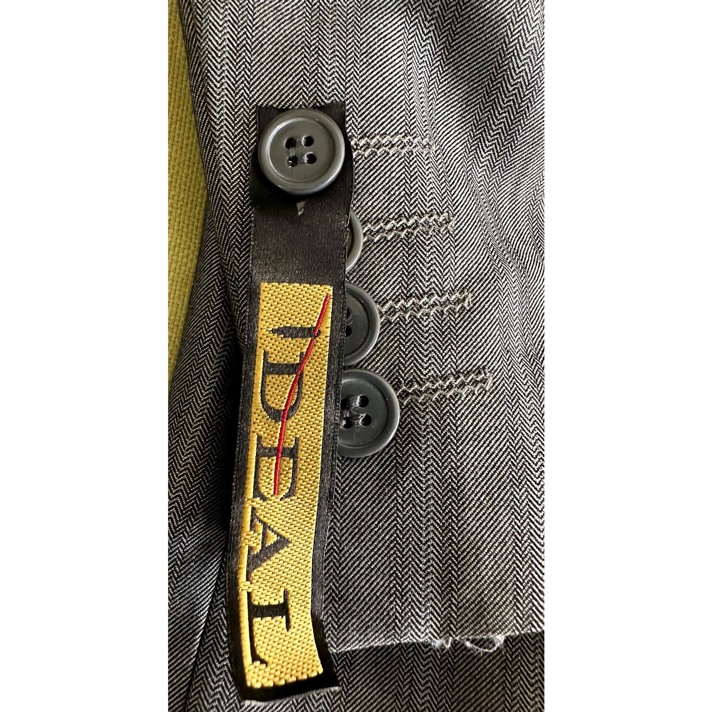 I,DEAL(ITALY)MENS SUIT SIZE L