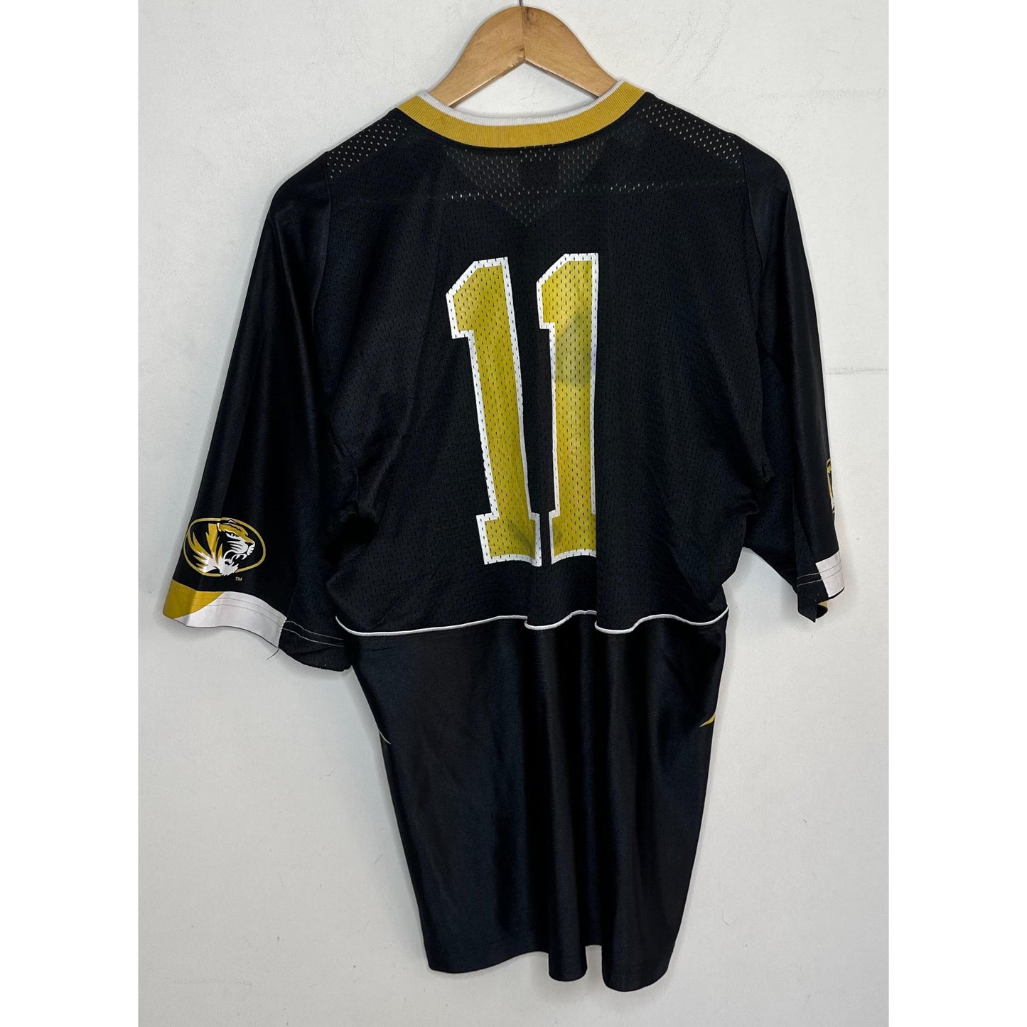 NIKE MIZZOU NO 11 SIZE-M NFL JERSEYS