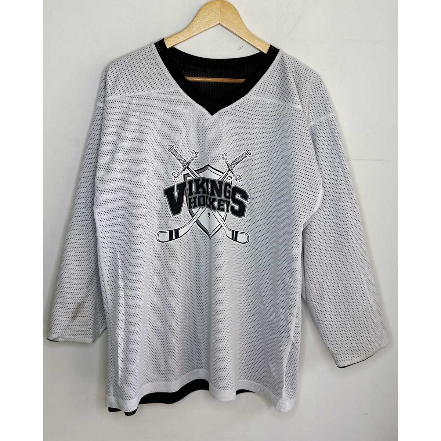 VIKING HOCKEY REVERSIBLE SIZE- L-ICE HOCKEY JERSEYS