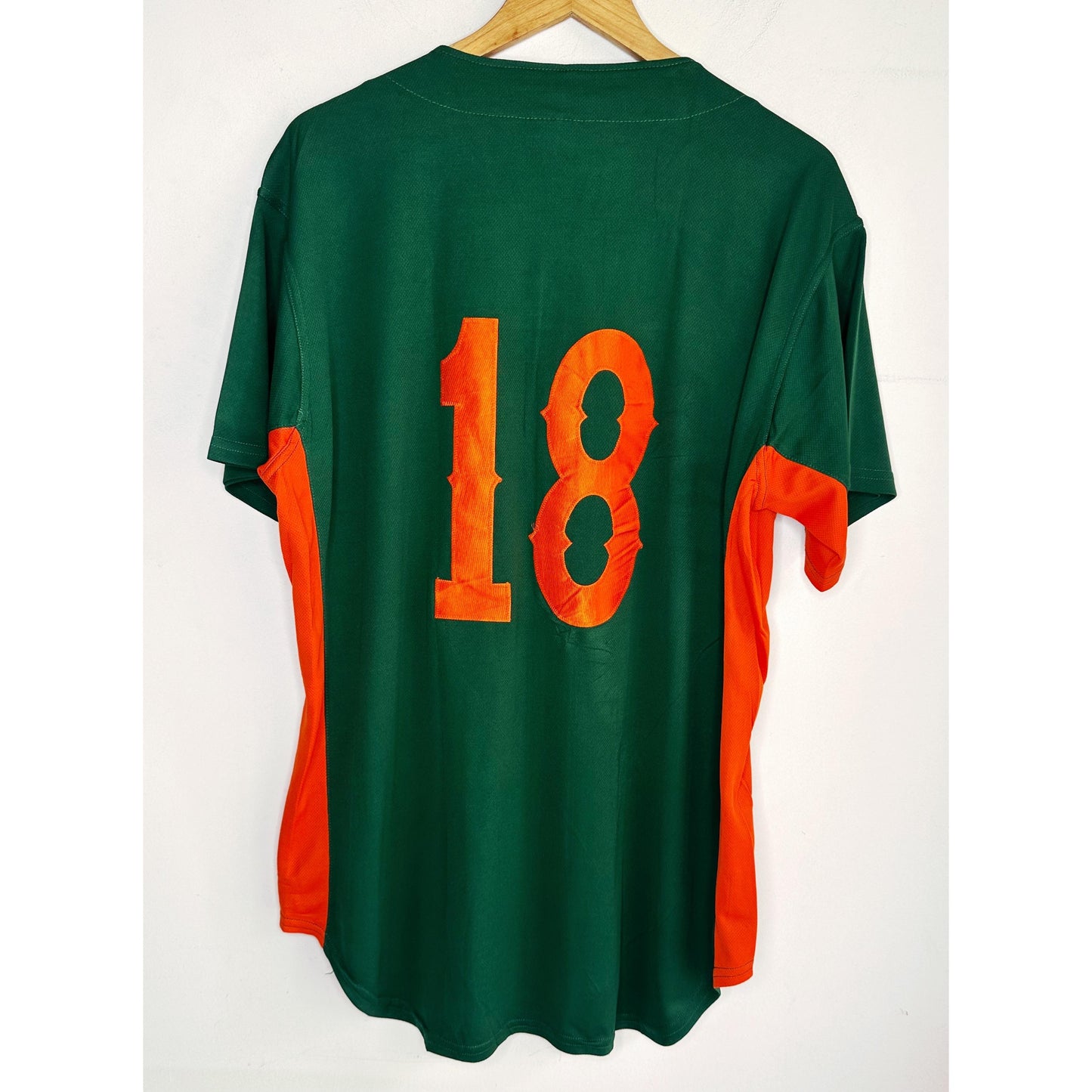MAXIM NO 18 SIZE-XL BASEBALL JERSEYS.