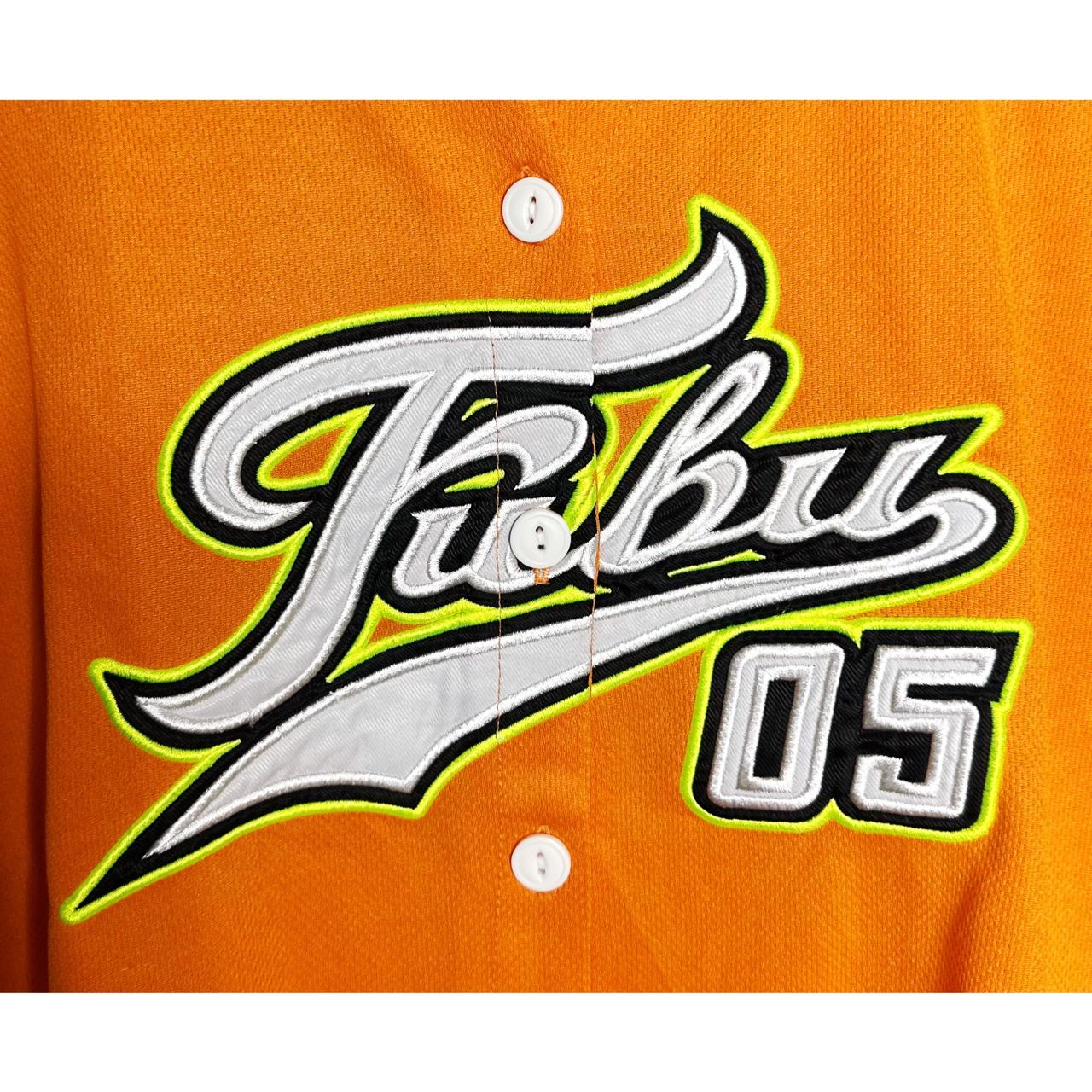 FUBU NO 05 SIZE-L BASEBALL JERSEYS.