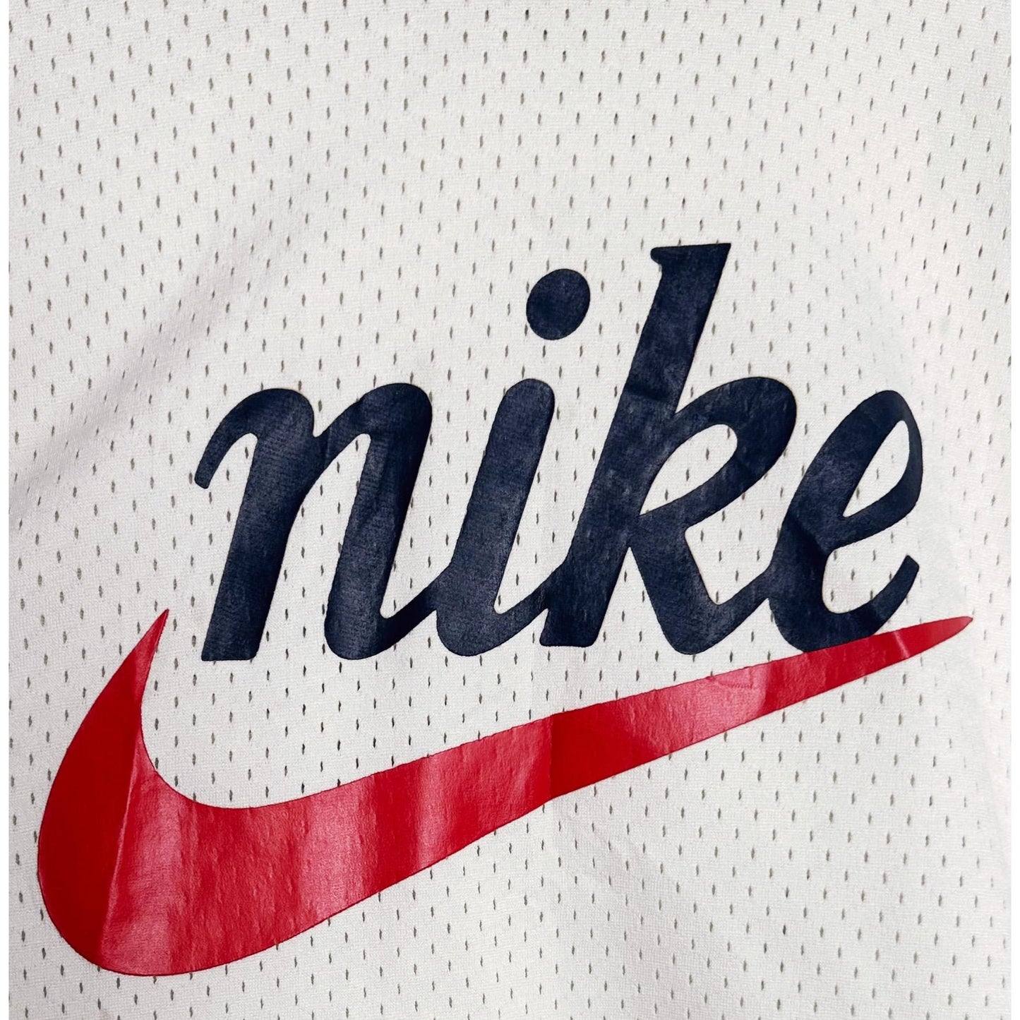 NIKE WHITE PREMIUM DRI-FIT TEE SIZE L