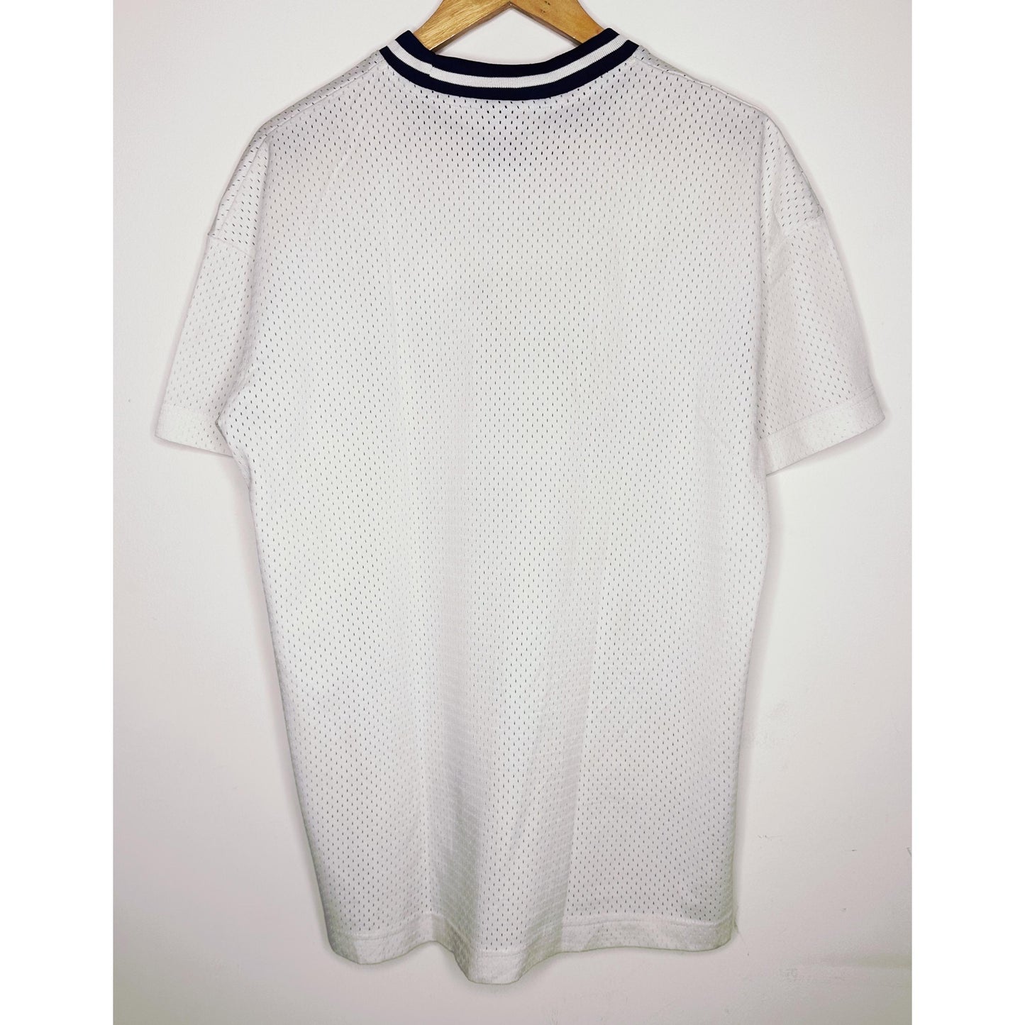 NIKE WHITE PREMIUM DRI-FIT TEE SIZE L