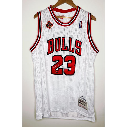 MICHAEL JORDAN HARDWOOD CLASSICS BULLS JORDAN NO 23 BASKETBALL JERSEY