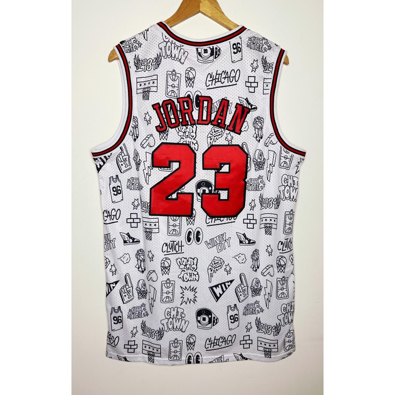 MITCHELL NESS BULLES NO 23 BASKETBALL JERSEY SIZE XL