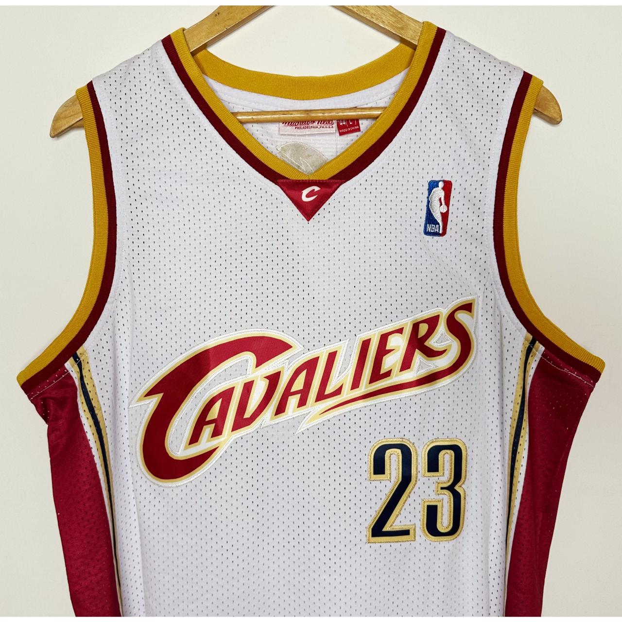LEBRON JAMES CAVALIERS NO 23 BASKETBALL JERSEY SIZE L