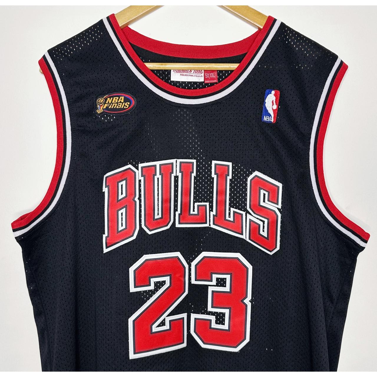 MICHAEL JORDAN NBA FINALS BULLS NO 23 BASKETBALL JERSEY SIZE 2XL