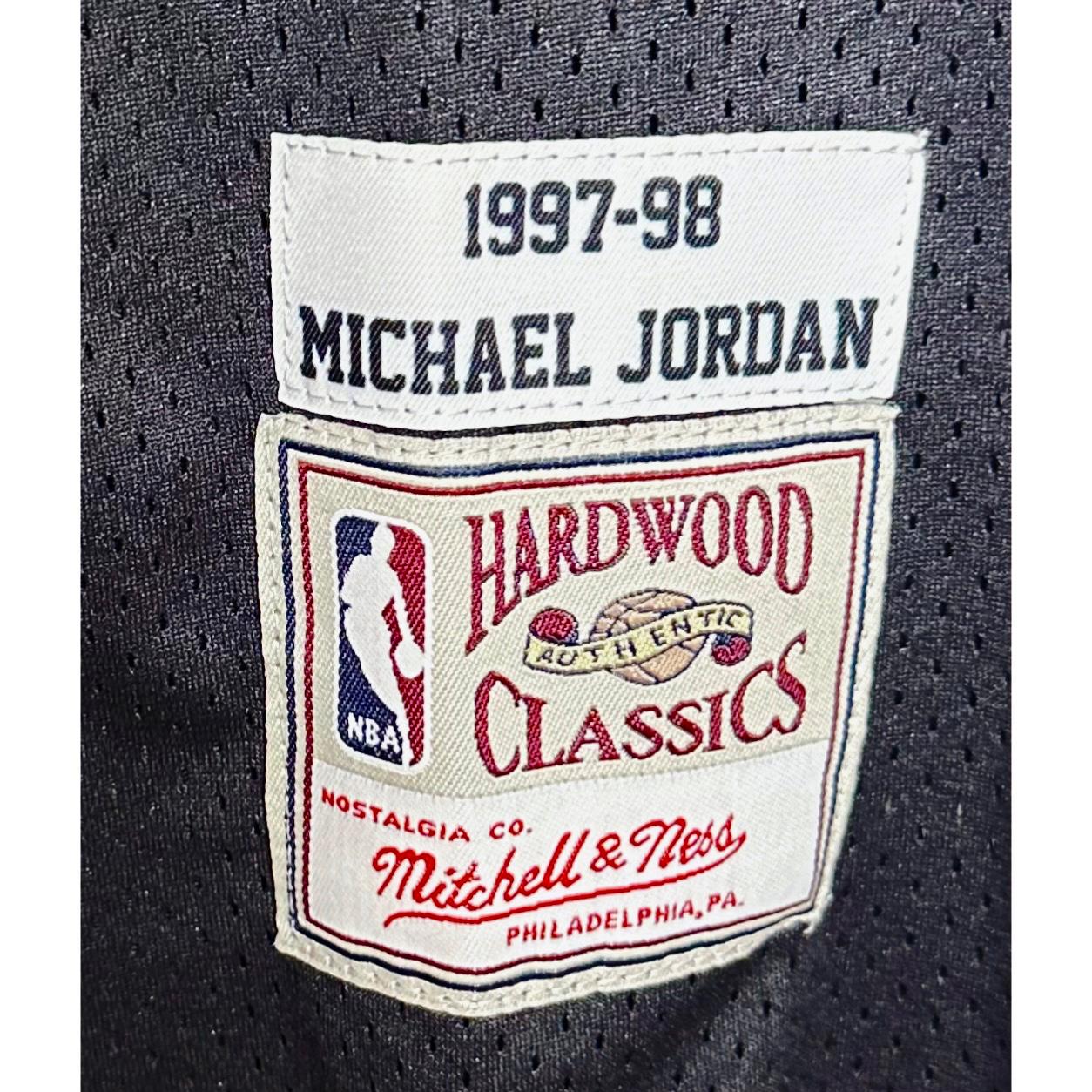 MICHAEL JORDAN NBA FINALS BULLS NO 23 BASKETBALL JERSEY SIZE 2XL
