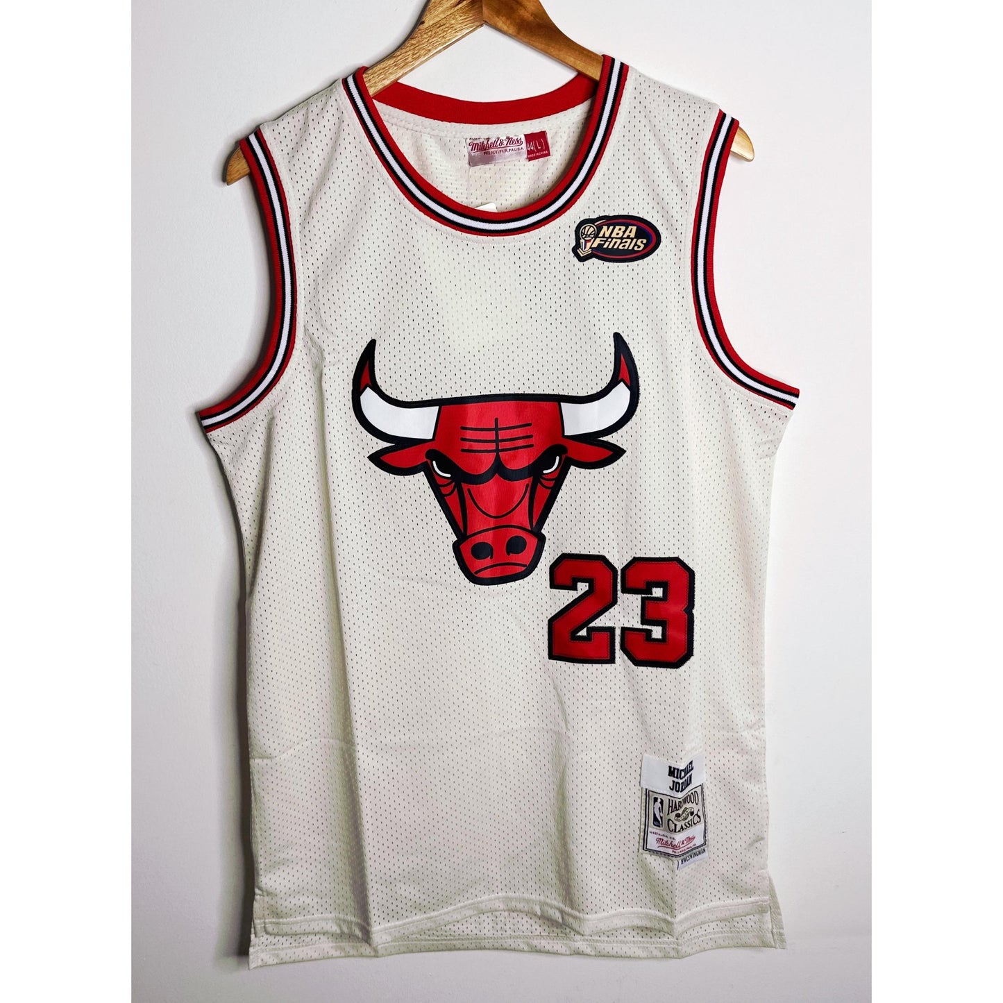 MICHAEL JORDAN NO 23 BASKETBALL JERSEY SIZE