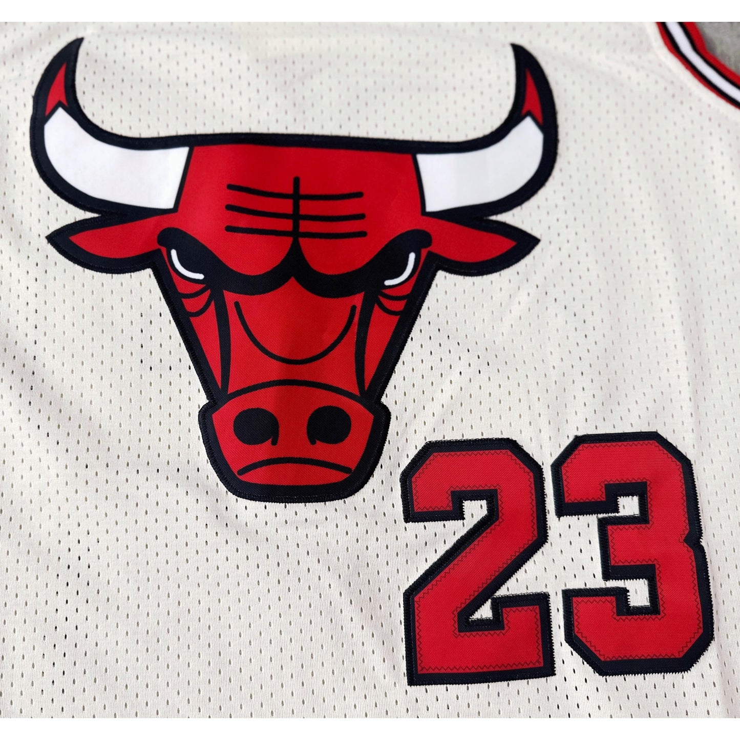 MICHAEL JORDAN NO 23 BASKETBALL JERSEY SIZE
