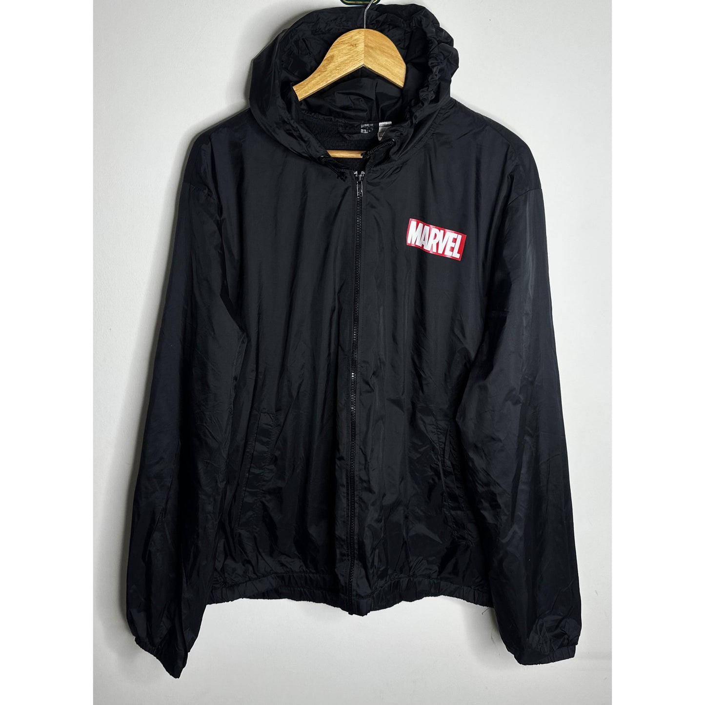 MARVEL LIGHTWEIGHT WINDBREAKER – BREATHABLE, WATER-RESISTANT JACKET SIZE XL -