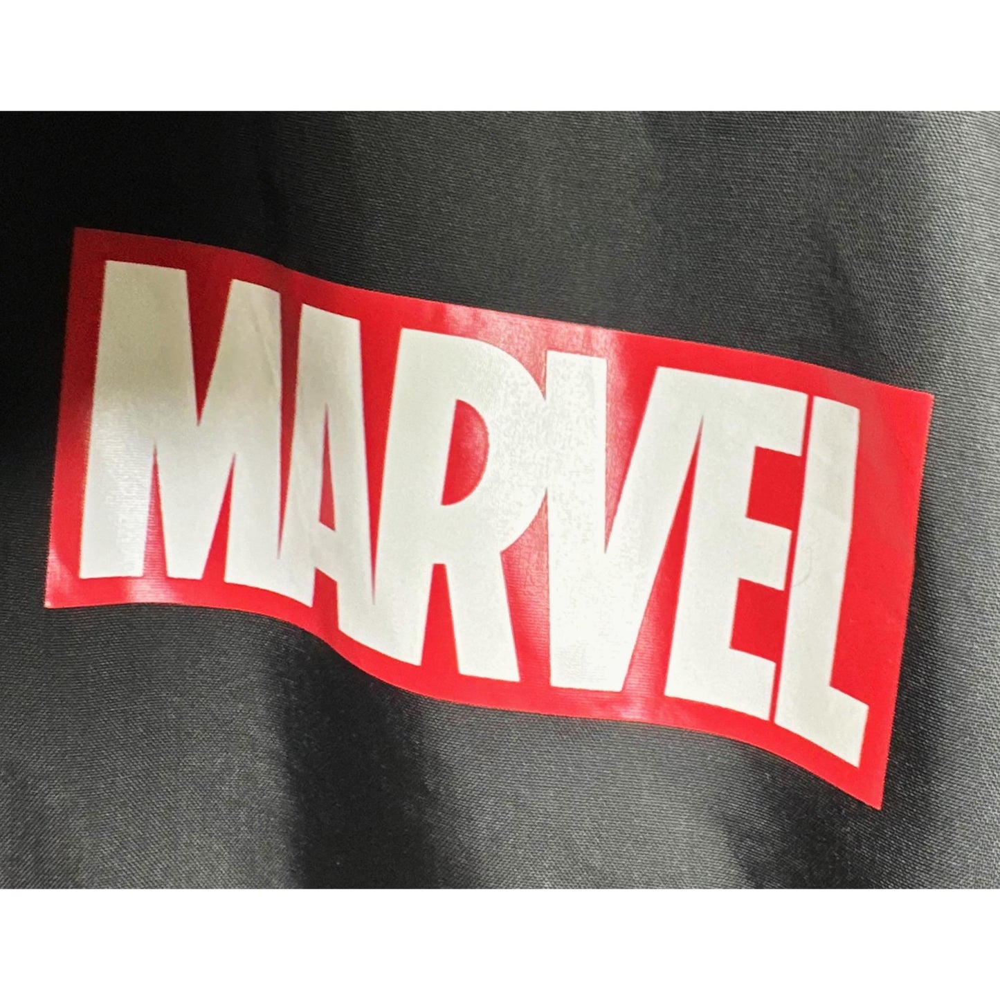MARVEL LIGHTWEIGHT WINDBREAKER – BREATHABLE, WATER-RESISTANT JACKET SIZE XL -
