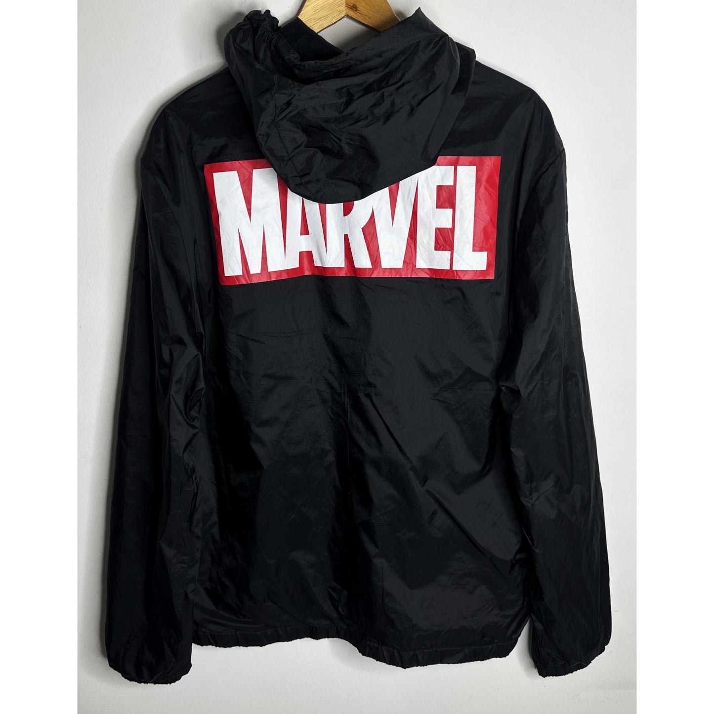 MARVEL LIGHTWEIGHT WINDBREAKER – BREATHABLE, WATER-RESISTANT JACKET SIZE XL -
