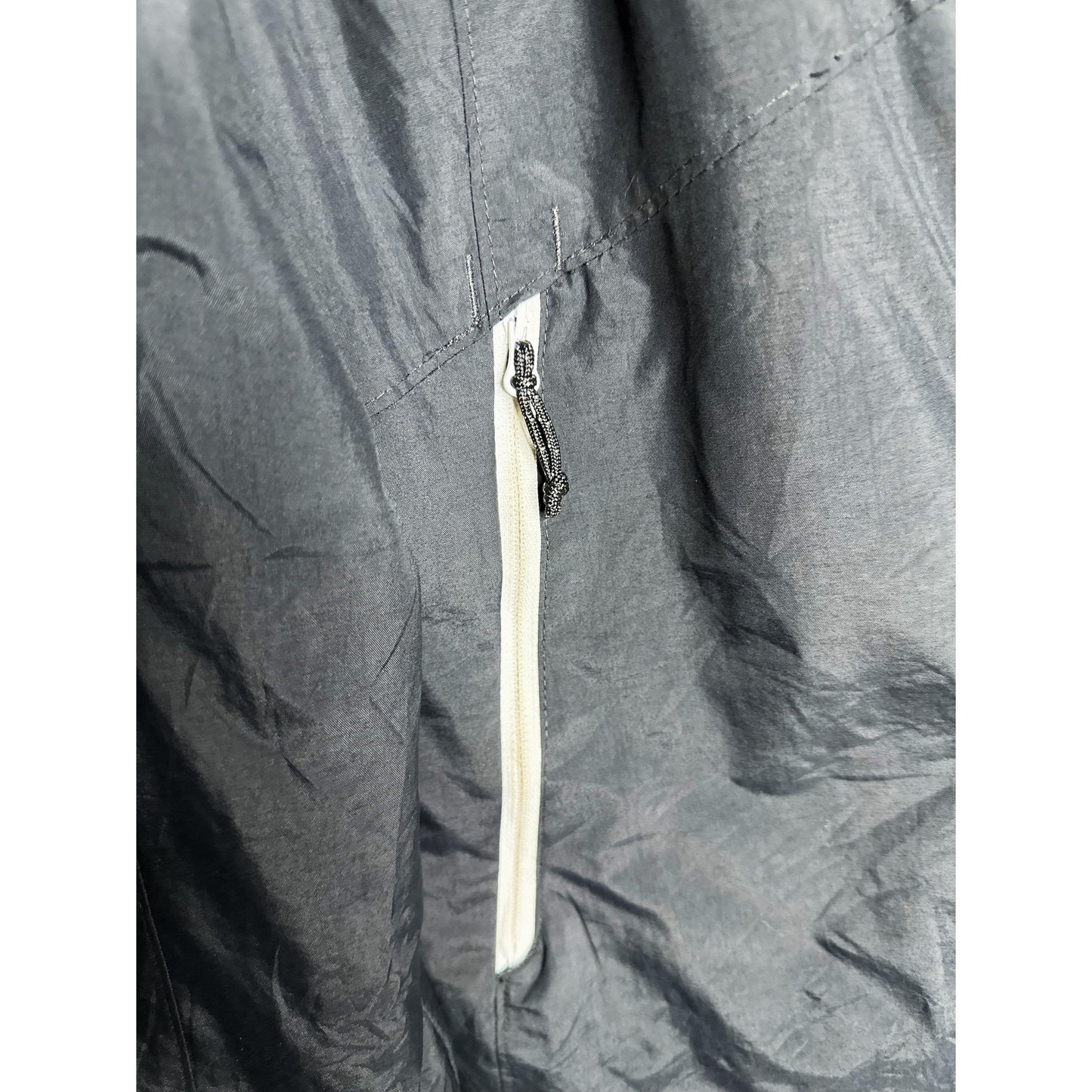 COLUMBIA LIGHTWEIGHT WINDBREAKER – BREATHABLE, WATER-RESISTANT JACKET FOR ACTIVE OUTDOOR WEAR SIZE M --