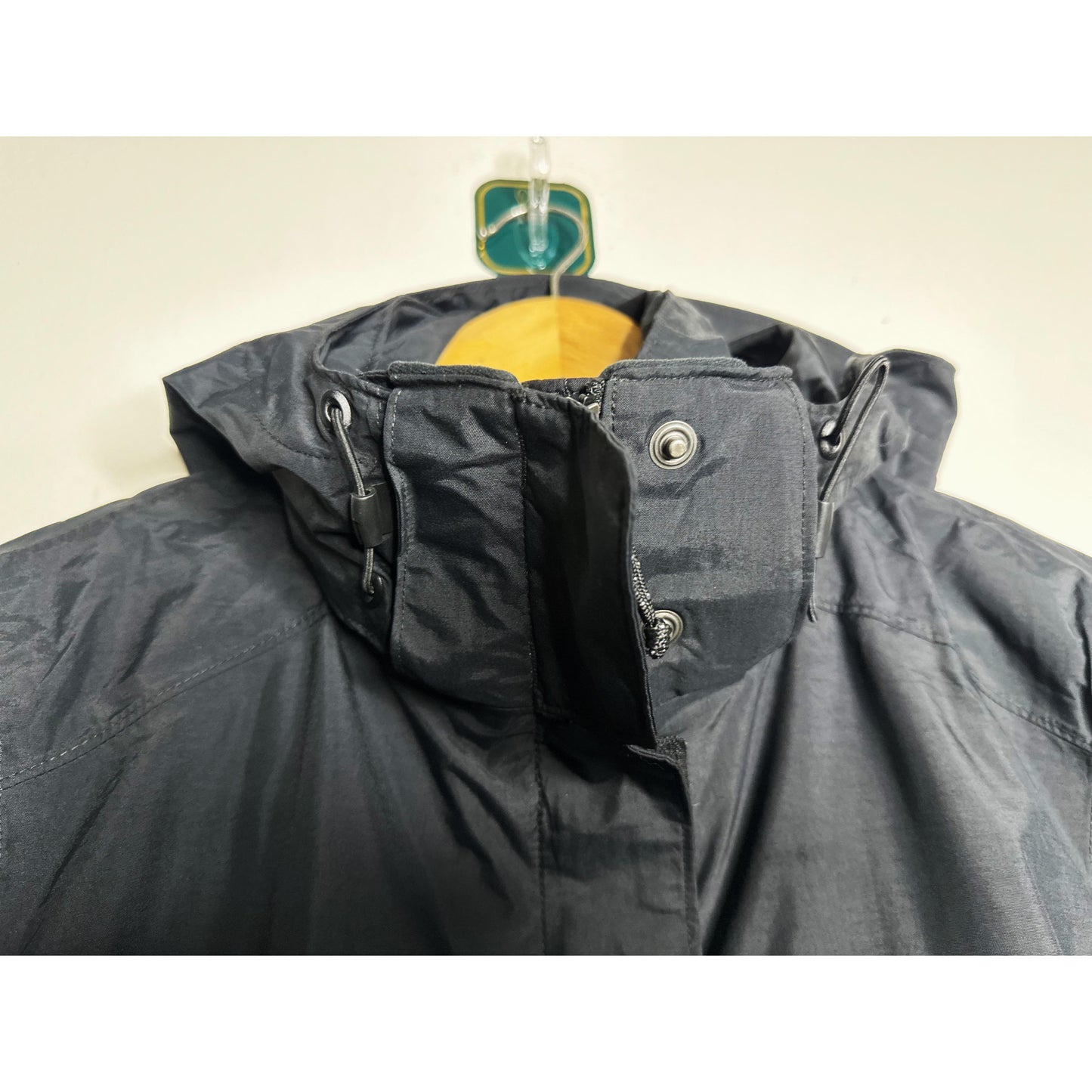 COLUMBIA LIGHTWEIGHT WINDBREAKER – BREATHABLE, WATER-RESISTANT JACKET FOR ACTIVE OUTDOOR WEAR SIZE M --
