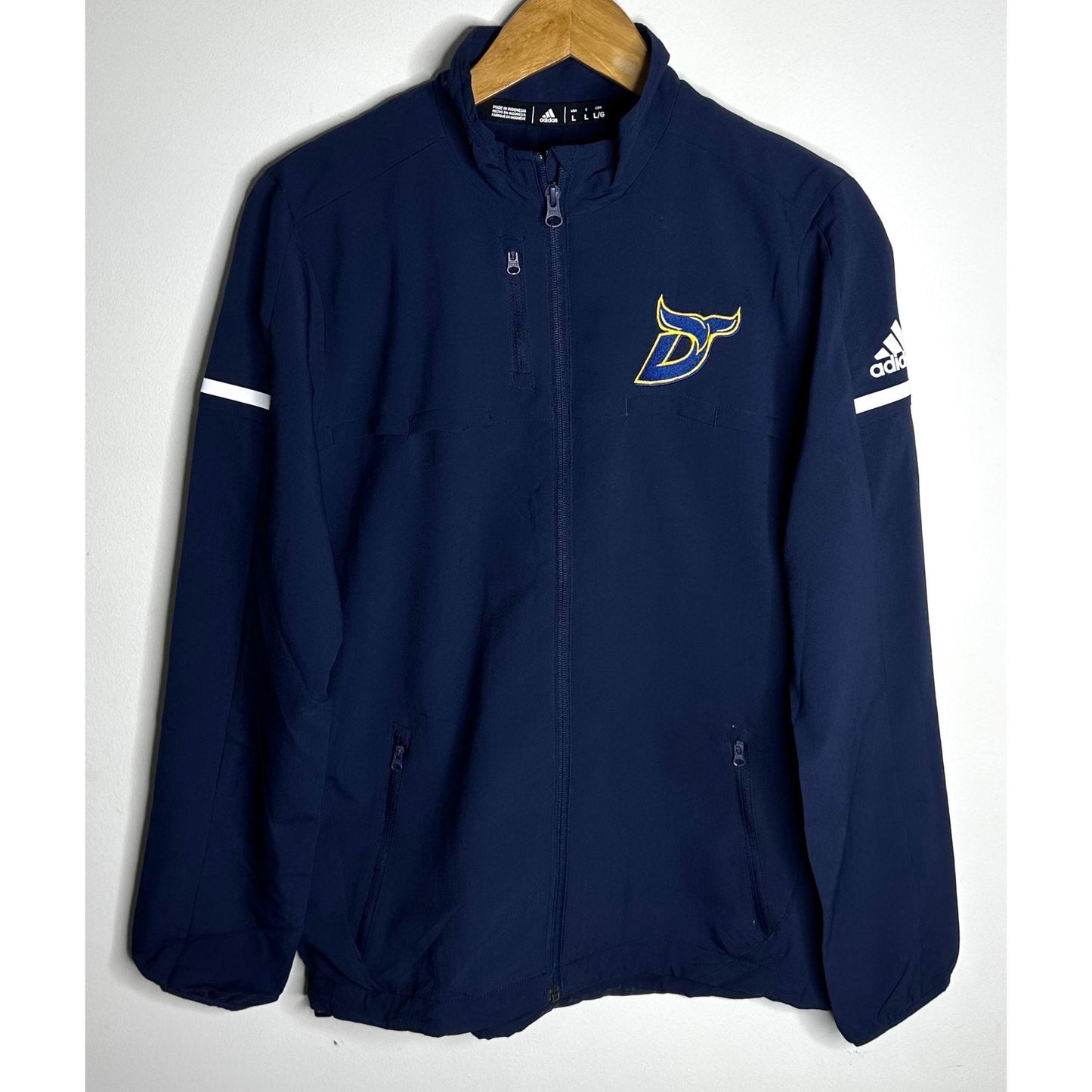 ADIDAS CARMICHAEL LIGHTWEIGHT WINDBREAKER – BREATHABLE, WATER-RESISTANT JACKET FOR ACTIVE OUTDOOR WEAR SIZE M -