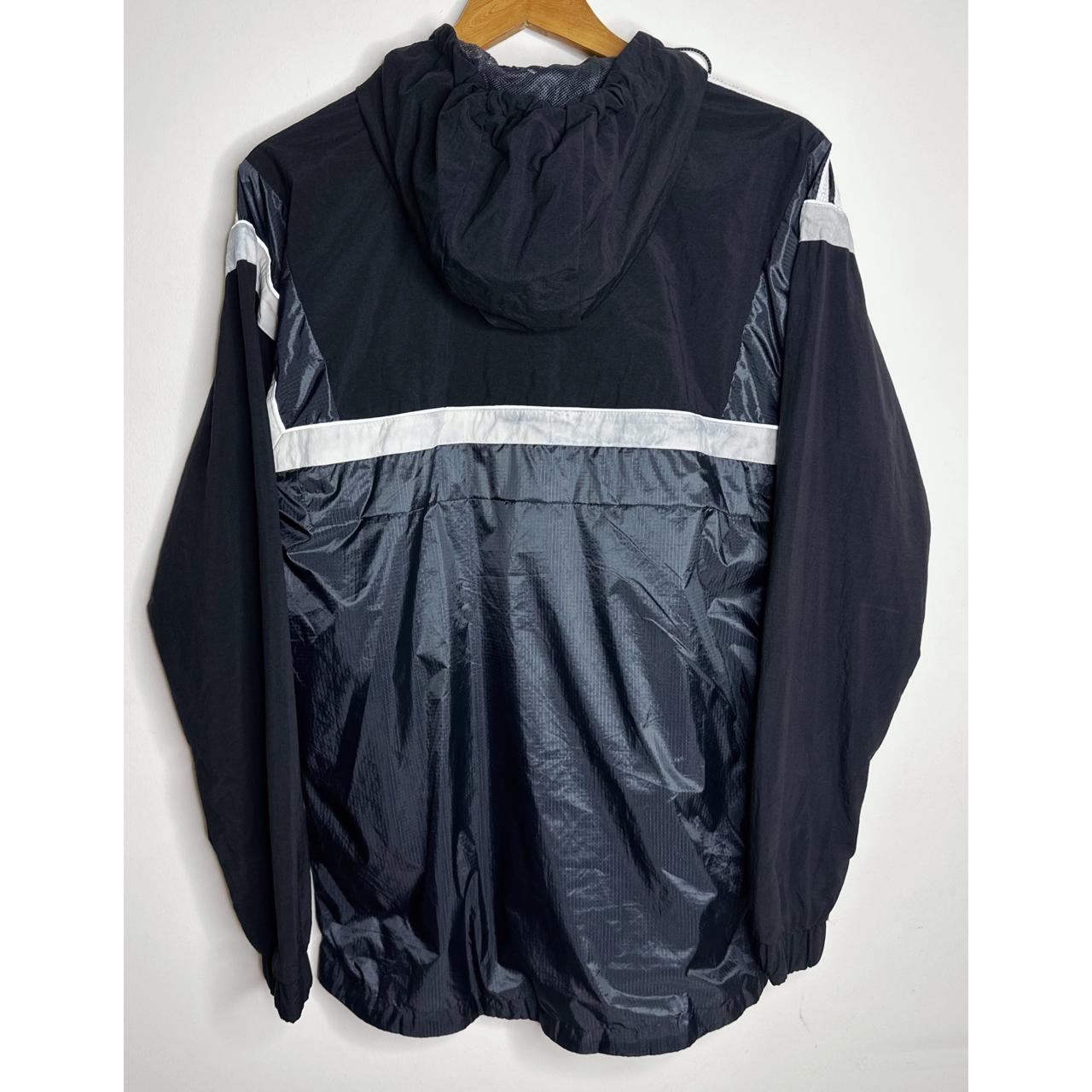 ADIDAS LIGHTWEIGHT WINDBREAKER – BREATHABLE, WATER-RESISTANT JACKET FOR ACTIVE OUTDOOR WEAR SIZE M -