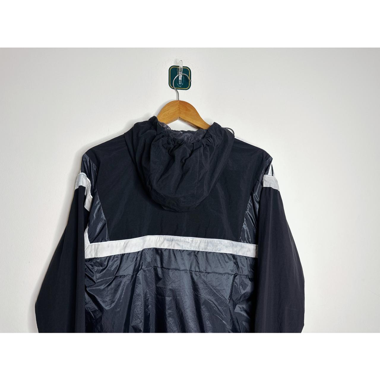 ADIDAS LIGHTWEIGHT WINDBREAKER – BREATHABLE, WATER-RESISTANT JACKET FOR ACTIVE OUTDOOR WEAR SIZE M -