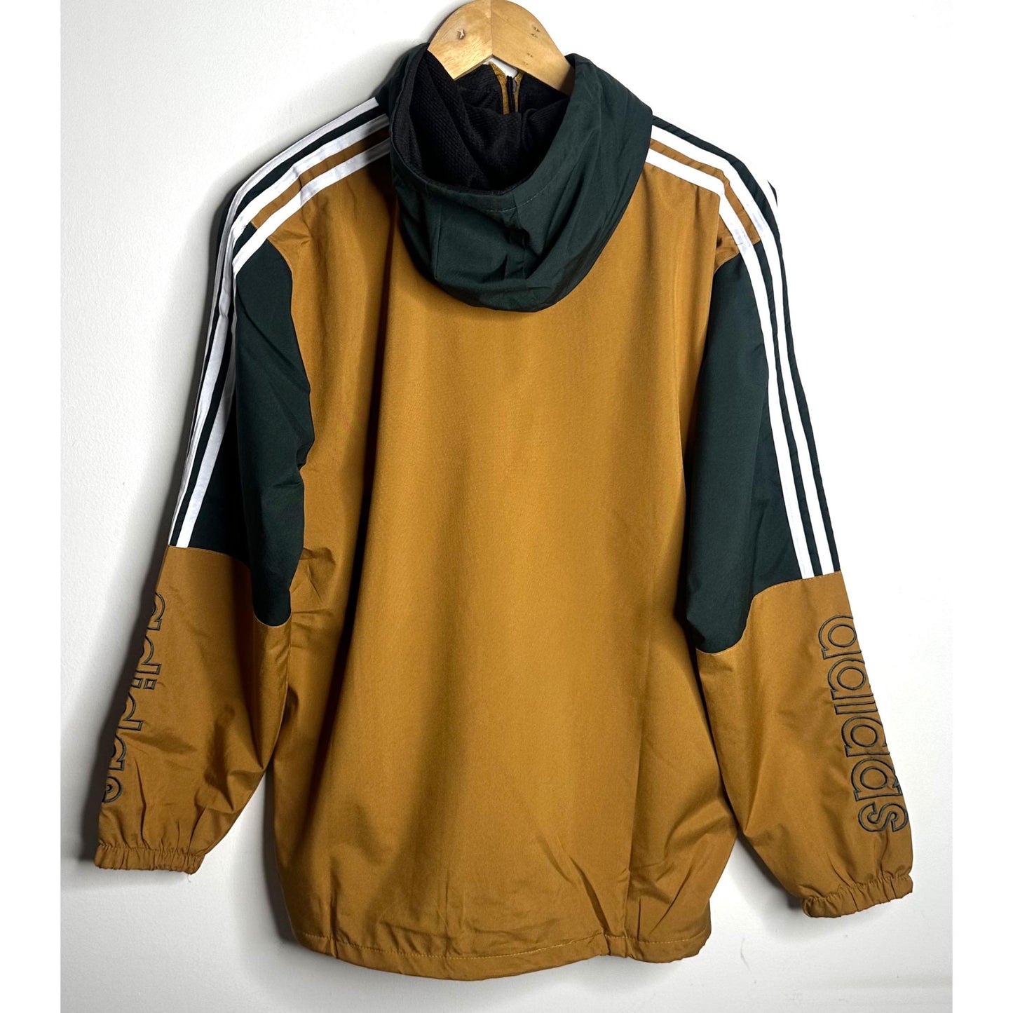 Adidas Luxe Heritage Windbreaker – Water-Repellent Black, White & Beige Edition
