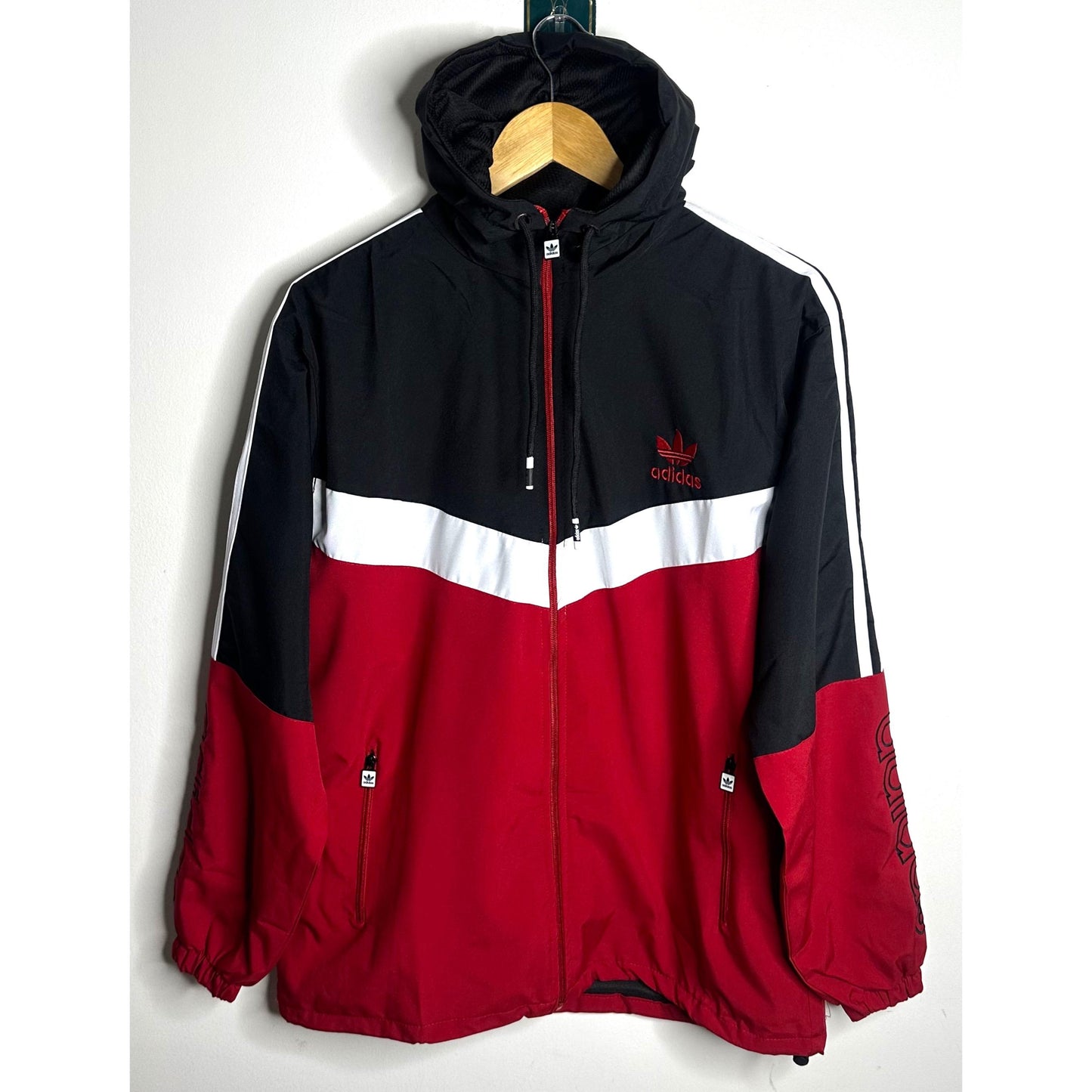 ADIDAS ORIGINALS BLACK WHITE RED WINDBREAKER  JACKET FULL ZIP FULLY WATERPROOF.