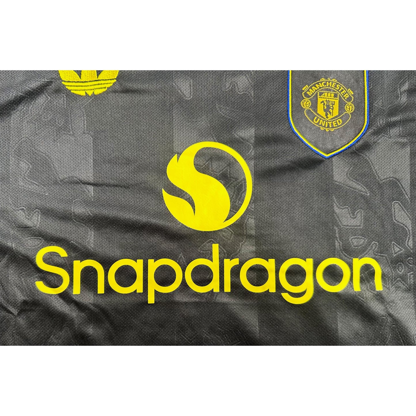 ADIDAS MANCHESTER CITY 26/26 FOOTBALL JERSEY KIT | BLACK & YELLOW