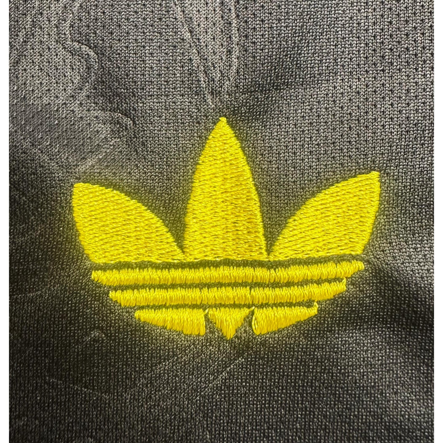 ADIDAS MANCHESTER CITY 26/26 FOOTBALL JERSEY KIT | BLACK & YELLOW