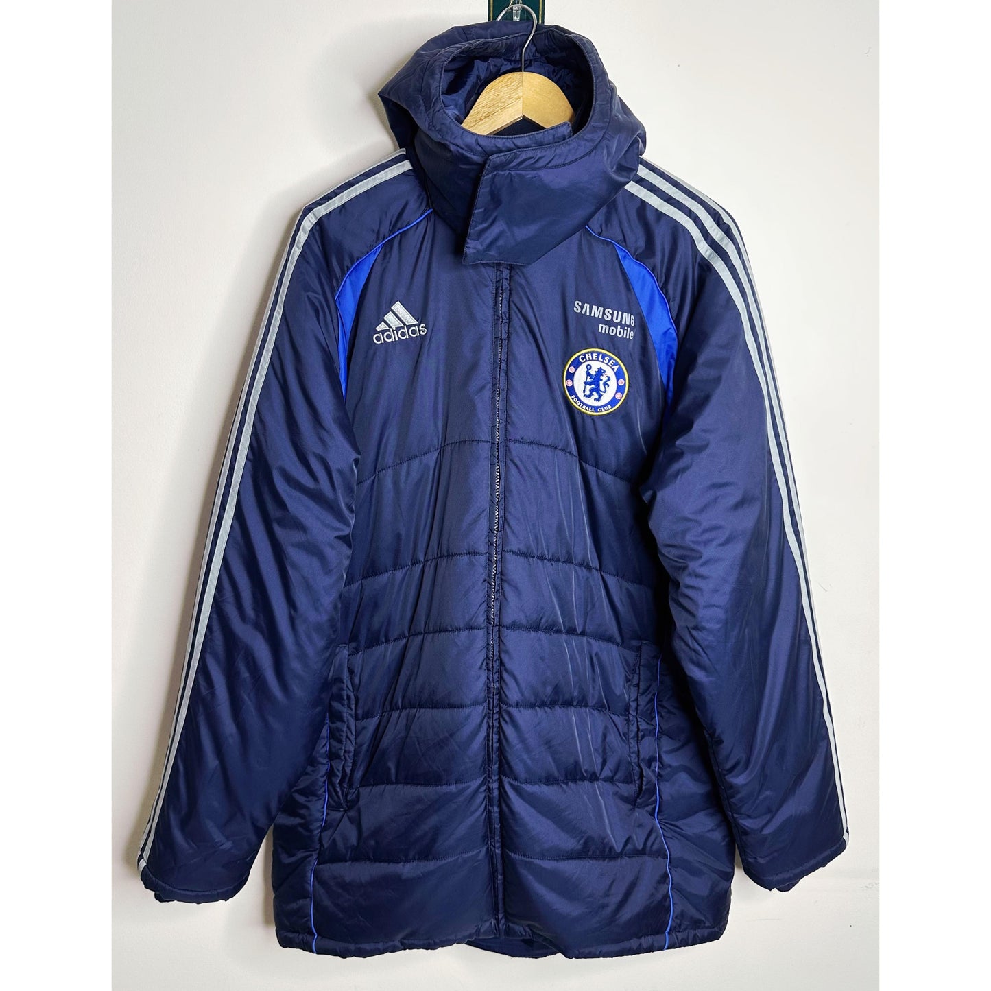 Adidas × Chelsea FC Elite Padded Manager’s Coat – Vintage Samsung Era Premium Jacket