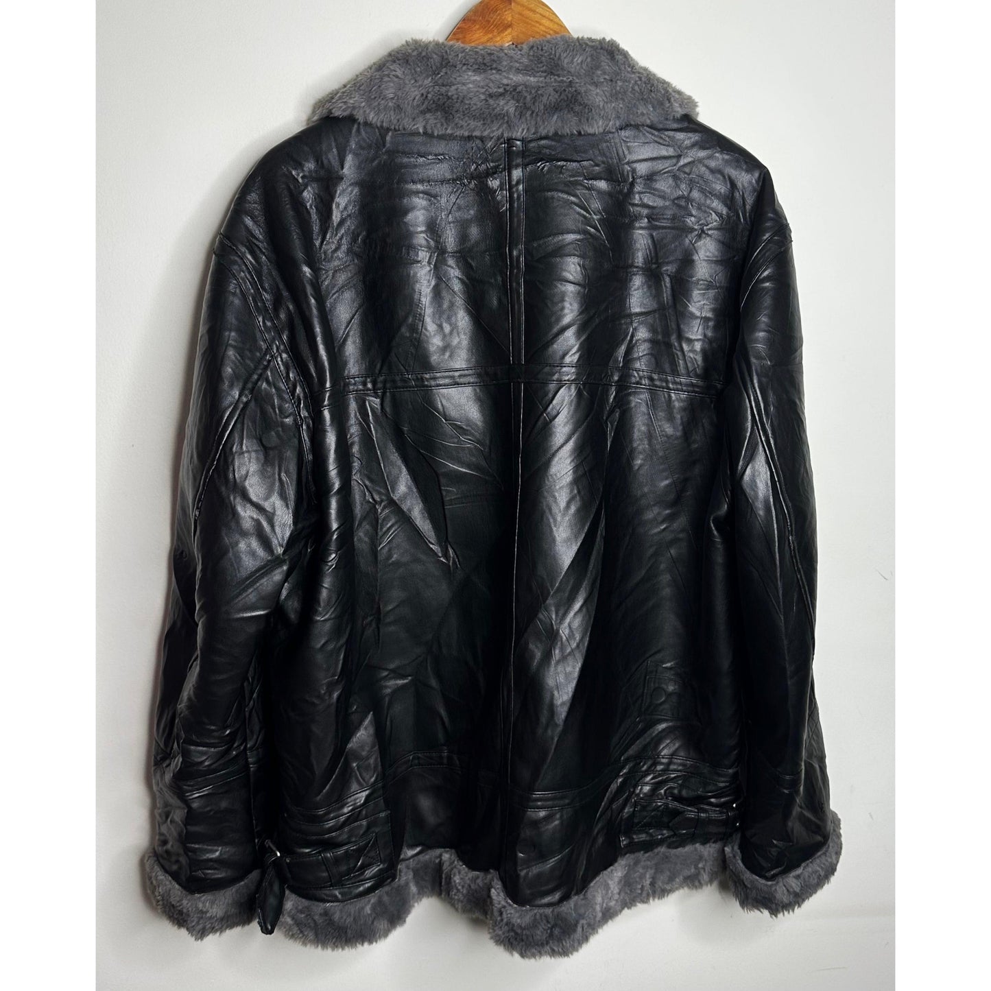 Men’s Premium Black Leather Aviator Jacket with Plush Fur Collar – Luxury Winter Wear with Adjustable Belted Waist