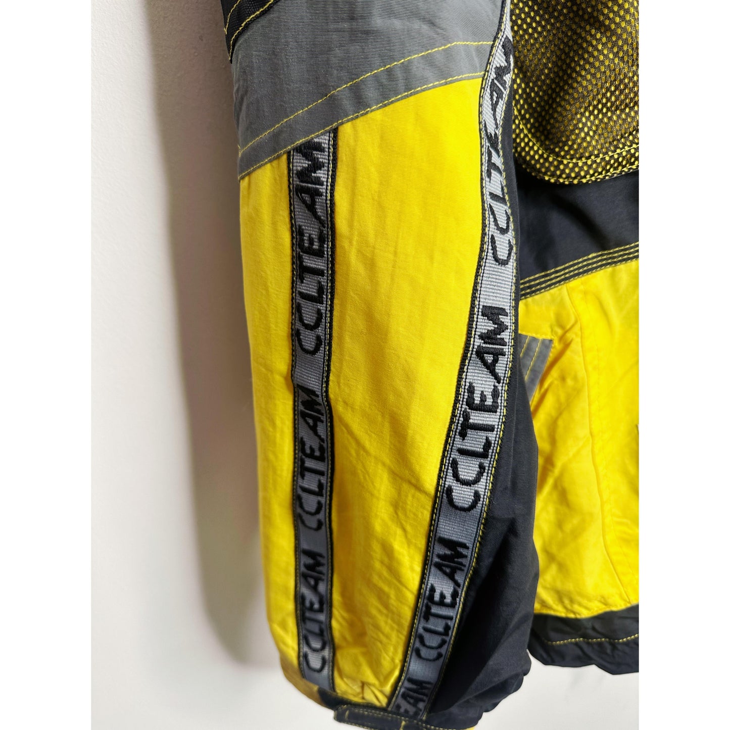 CCLTEAM PREMIUM SKI JACKET FOR MEN | YELLOW BLACK WINTER SNOW JACKET WITH HOOD