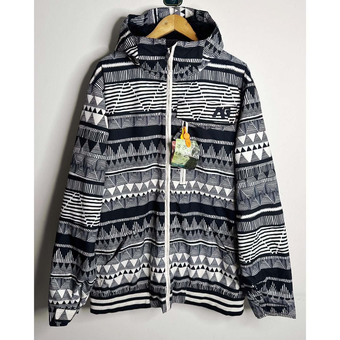 ANALOG AG DESIGN MEN’S HOODED SNOW JACKET – BLACK & WHITE