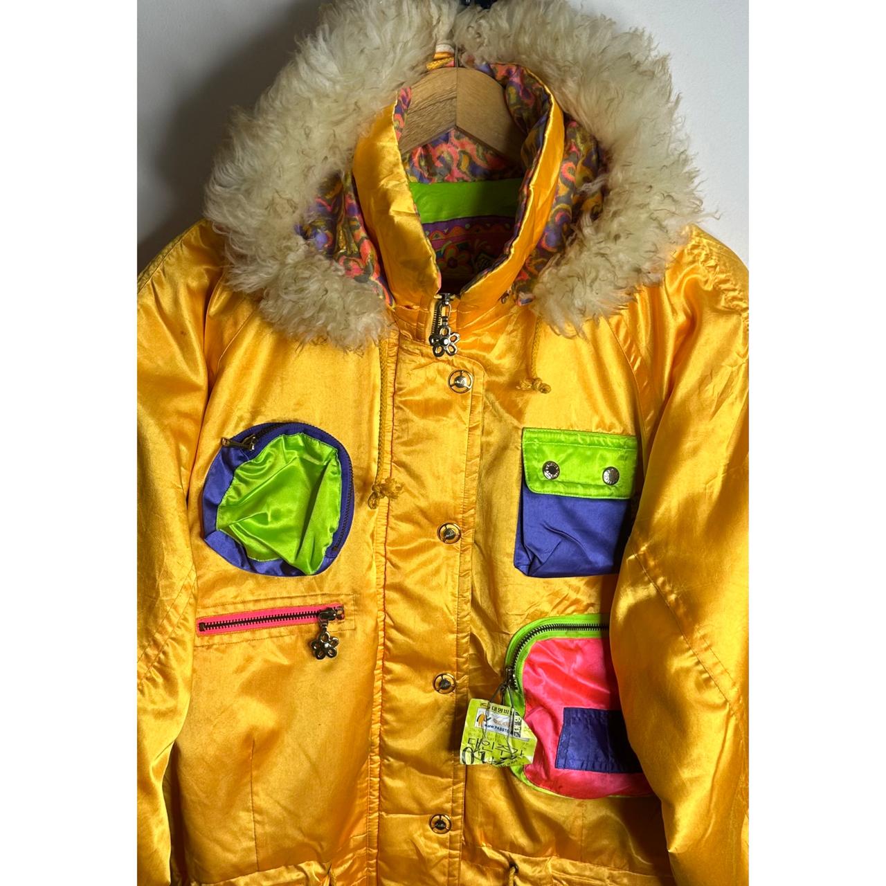 90s Ellesse Multi-Pocket Bright Yellow Ski Jacket with Faux Fur Hood and Graphic Embroidery