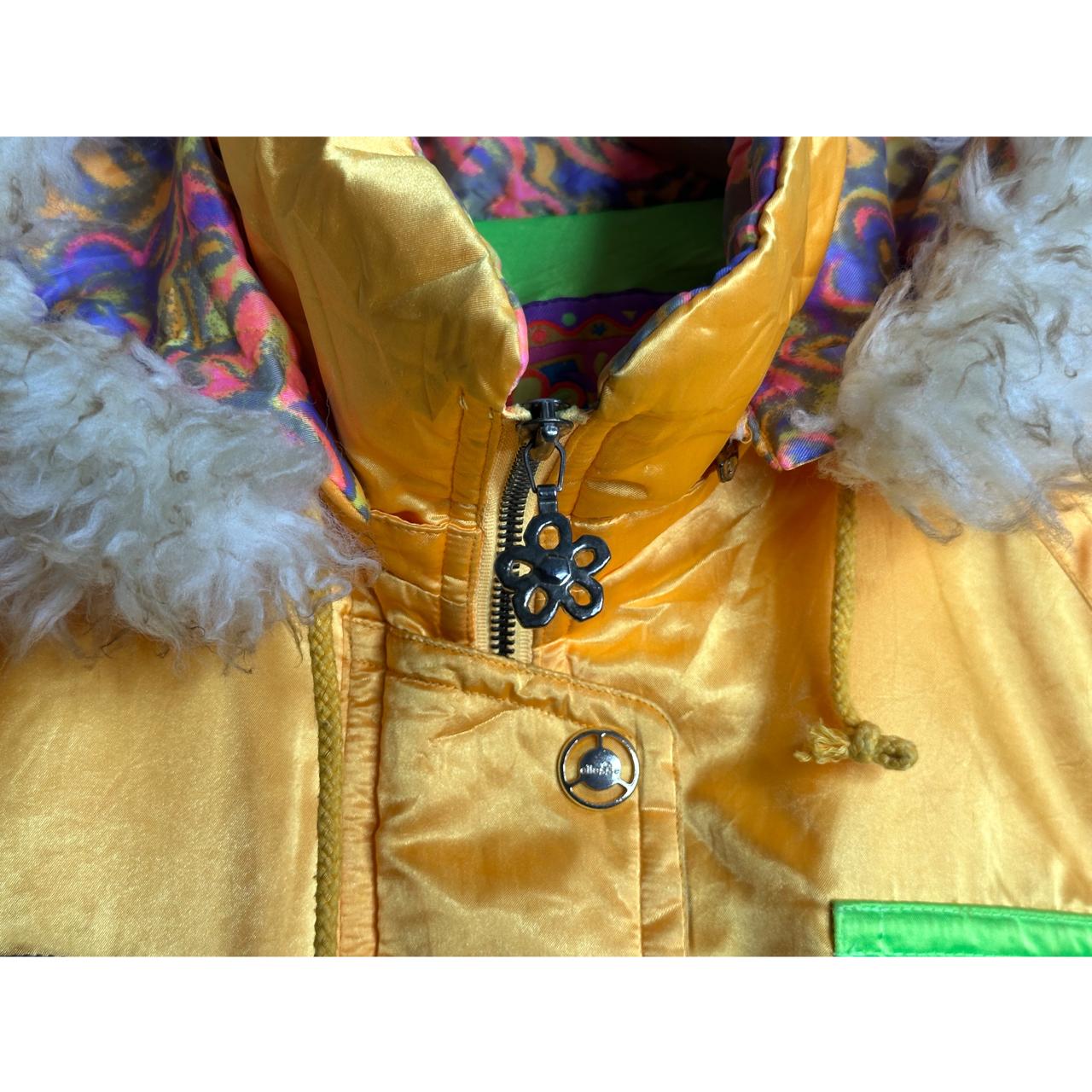90s Ellesse Multi-Pocket Bright Yellow Ski Jacket with Faux Fur Hood and Graphic Embroidery