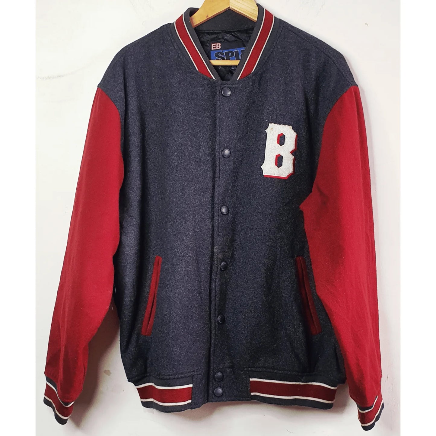 GREY RED SLEEVE VARSITY JACKET SIZE XL