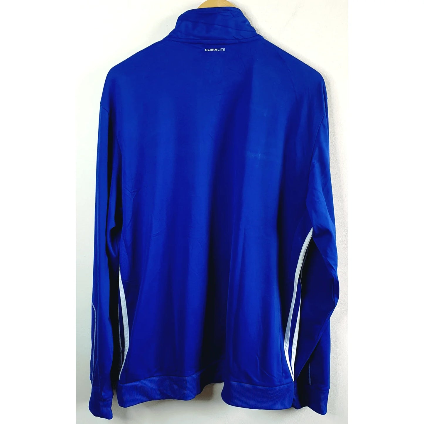 Previous Next ADIDAS BLUE TRAINING SIZE :Xl JACKET