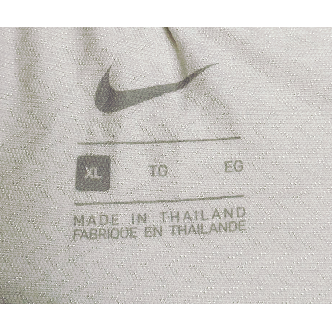 NIKE WHITE SIZE XL SHORTS