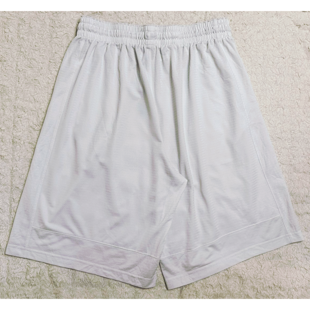 NIKE WHITE SIZE XL SHORTS