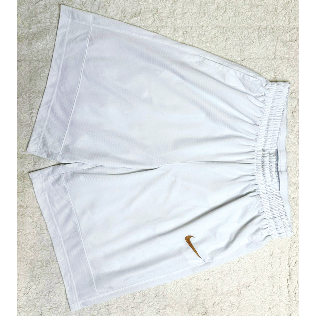 NIKE WHITE SIZE XL SHORTS