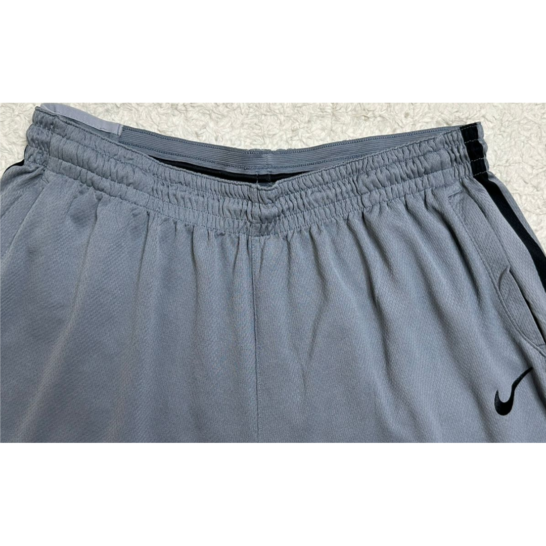 NIKE GREY SIZE XL SHORTS