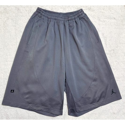 JORDAN GREY SIZE M SHORTS