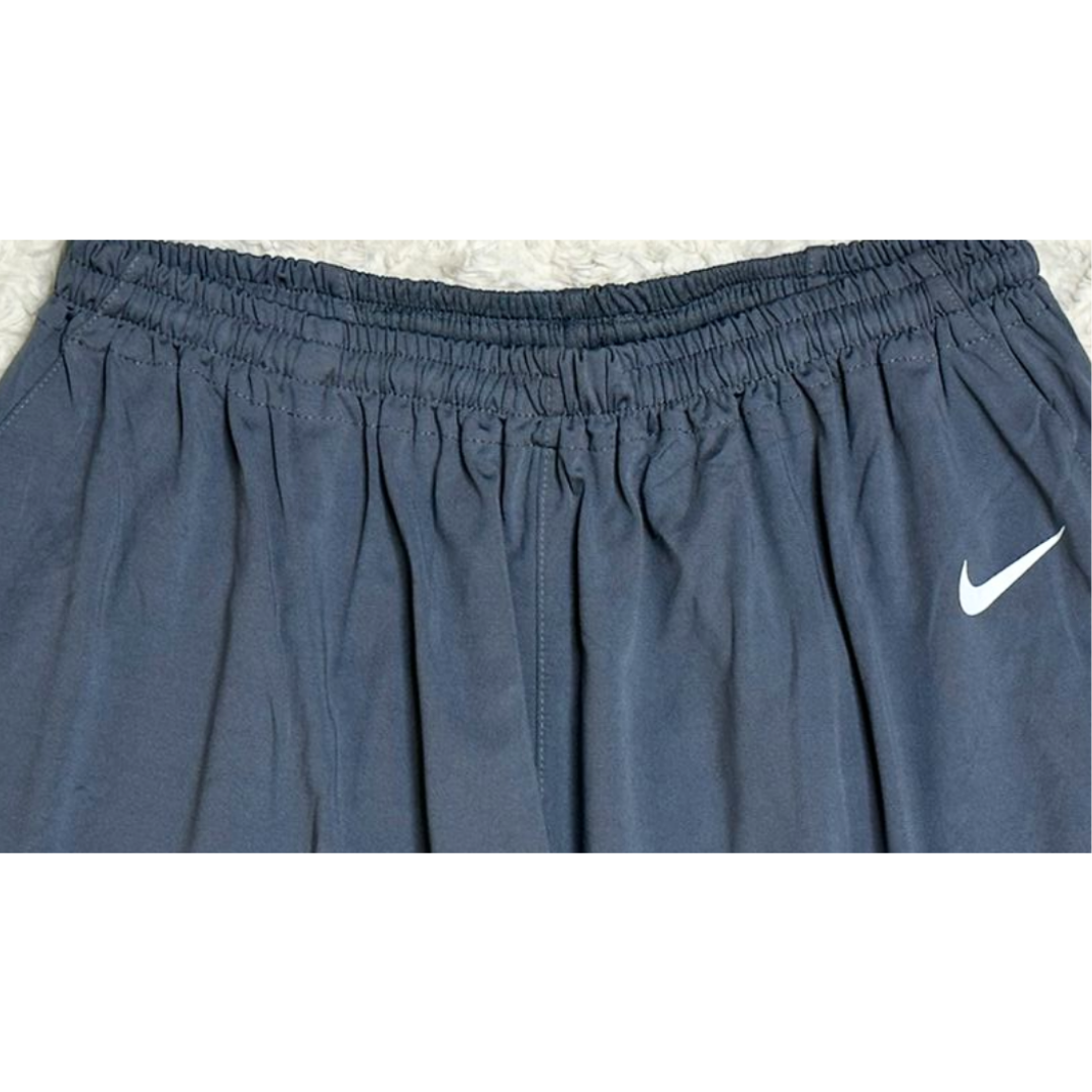 NIKE GREY SIZE M SHORTS