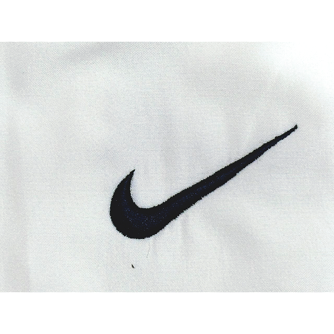 NIKE WHITE SIZE M TRACKS