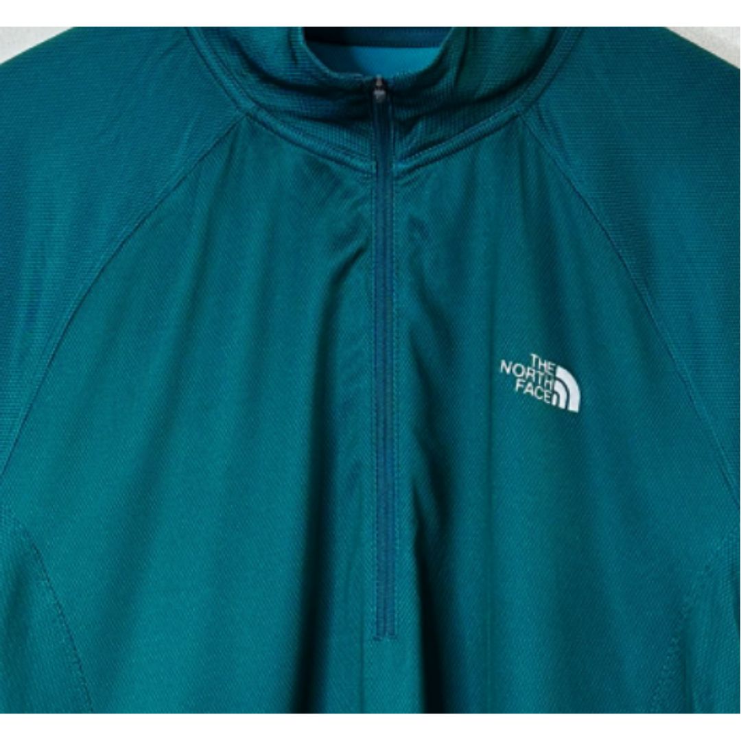 THE NORTH FACE SIZE M SPORTSWEAR JACKET